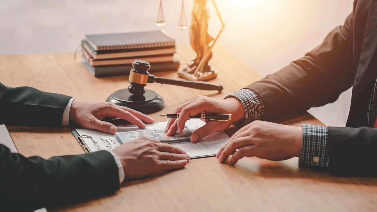 Tacir, Şirket Yöneticisi veya Şirket Adına Hareket Edenlerin Dolandırıcılık Suçu ve Cezası